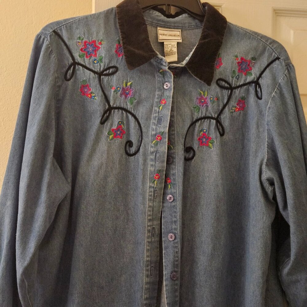 Napa Valley blue Cowgirl Country Boho rodeo embroidered button top 2black collar